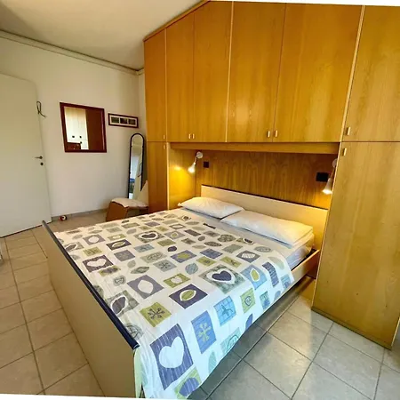 아파트 Welcoming Flat In A Great Location *
